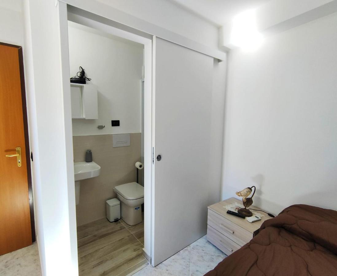 Indipendence'S House Villa อิสปิคา ภายนอก รูปภาพ